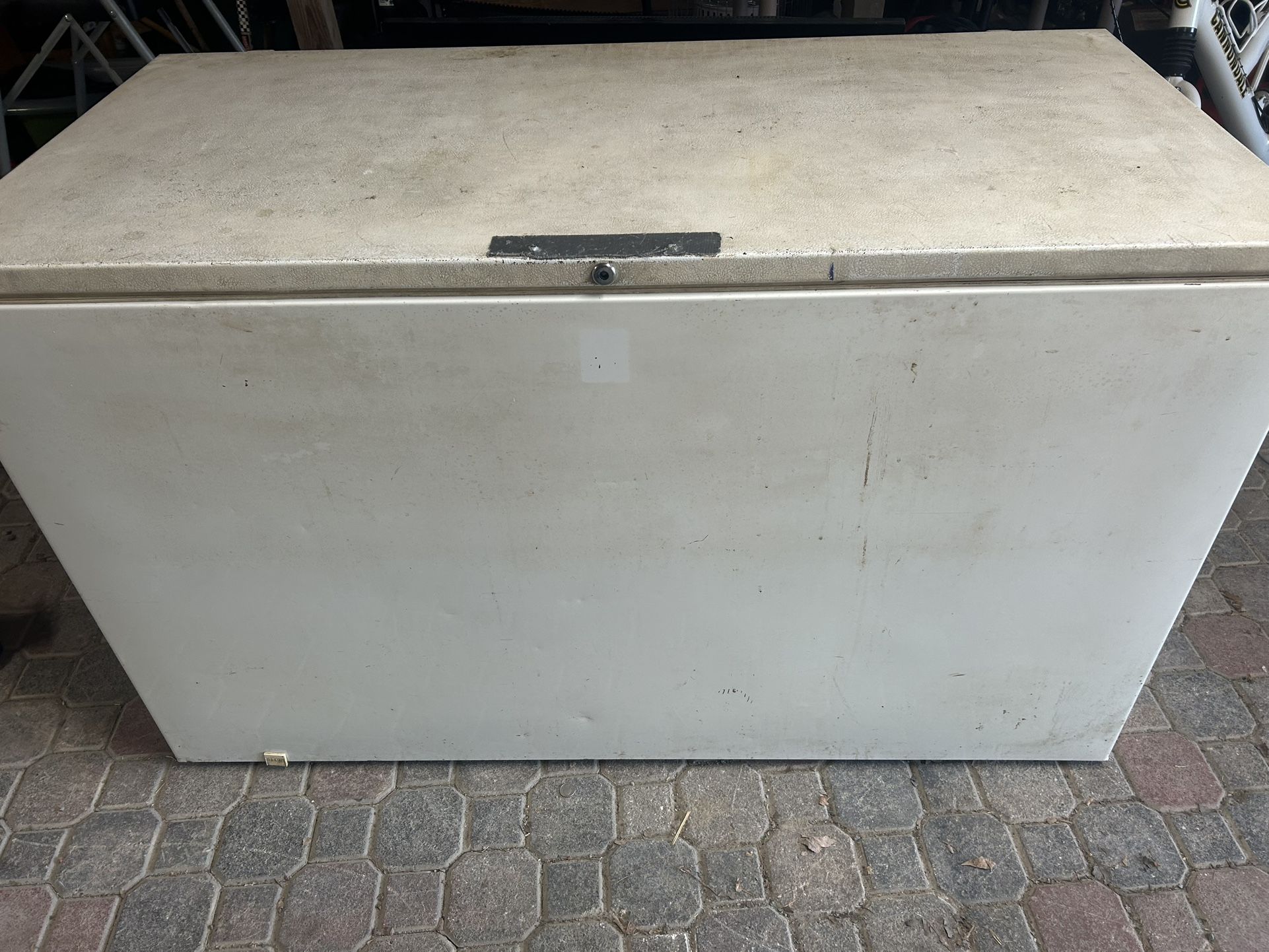 20 CUBIC FEET CHEST FREEZER