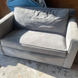 Couch With Twin Pull Out 