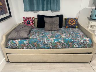 Daybed with Trundle