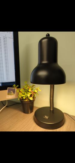 LED Desk Lamp –Black portable/table lamp