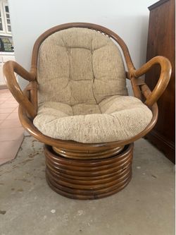 Vintage Rattan Swivel Chair