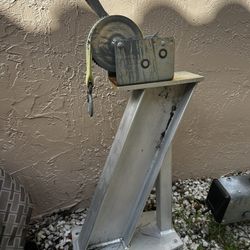 Dutton- Lainson DL 2500 Winch With Aluminum Winch Stand