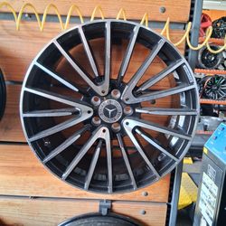Used 19x8.5 / 19x9.5 5x112 Mercedes black machine wheels