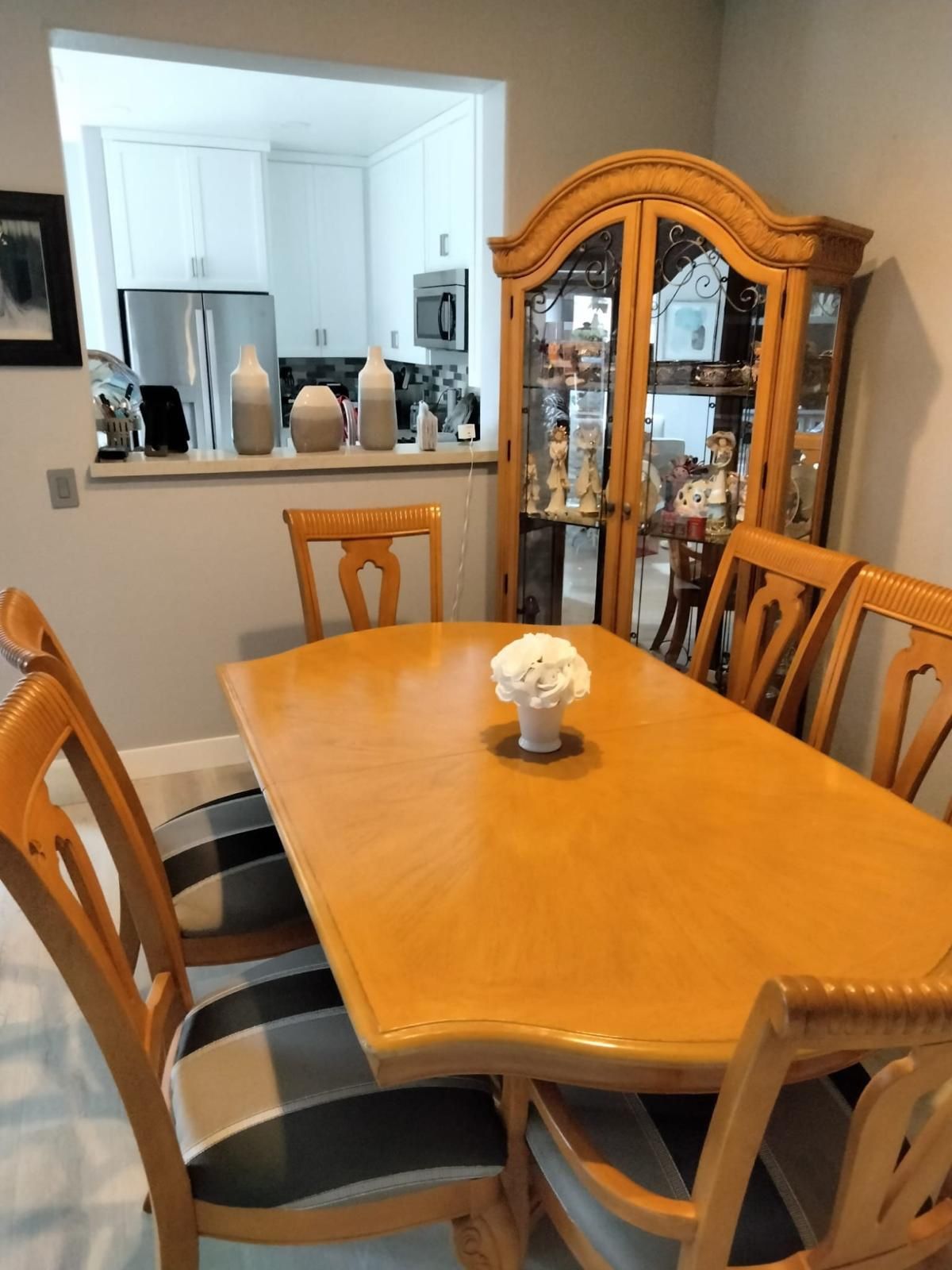 Dinning Table
