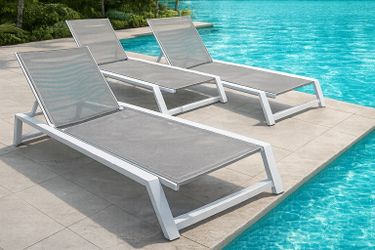 Outdoor Chaise set 4 chairs