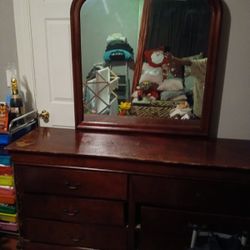 Dresser