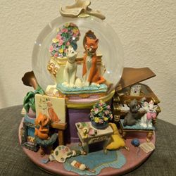 Disney The Aristocats Musical Snowglobe Everybody Wants To Be a Cat Collectible Statue