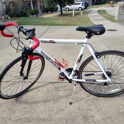 Genesis Saber 700c Alloy Light Weight Road Bike Bicycle White Red Used