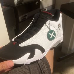 Jordan 14 Retro . Black And White
