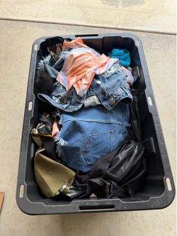Ropa usada en buen condicione