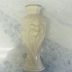 Lenox Ivory Iris Vase Fine China Gold Trim 6" Classic Design