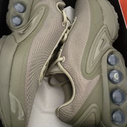 Nike Dn Size 10 Only 45 Dollars 