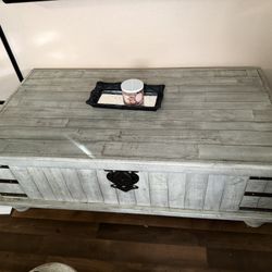 Coffee & Side Tables