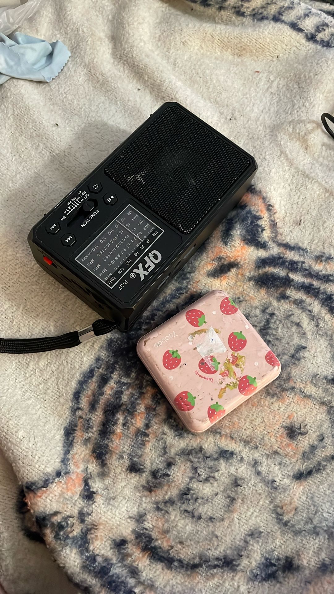 Portable And Flashlight Bluetooth Speaker Solar power Charge Radio