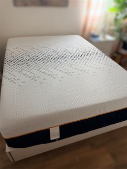 Nectar Ultra Hybrid King Mattress - Like New Condition