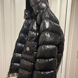 moncler black puffer jacket 