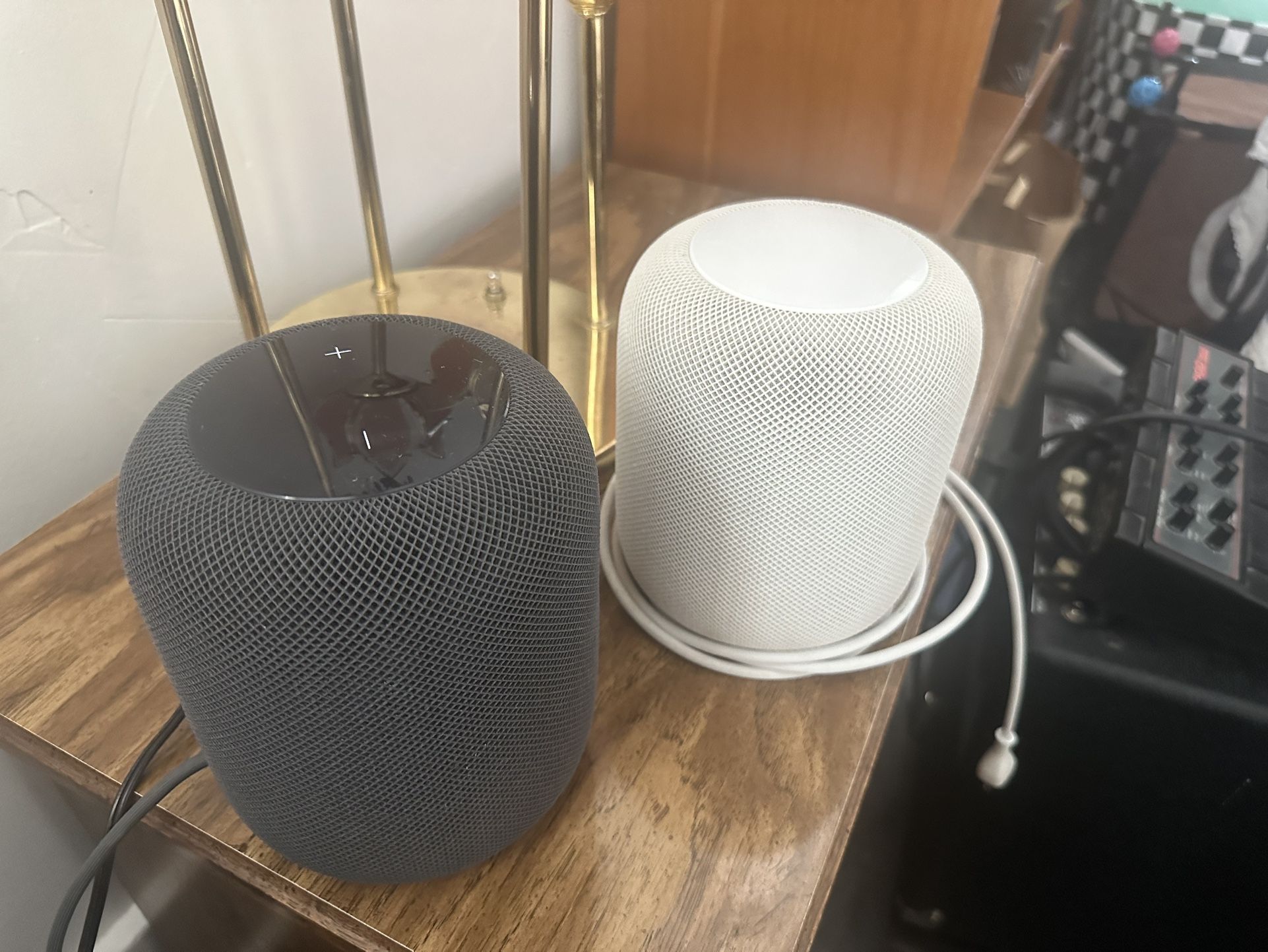 2 Apple HomePod Speakers, Black and White Pair