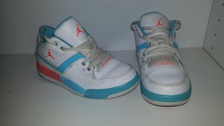 Kids sneakers