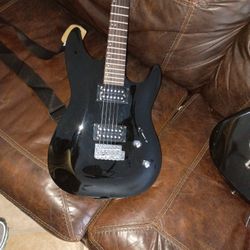 Laguna Le300 Electric Guitar 6 String Like New Solid Black 