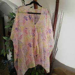 CoverUp/Shawl Woman Fashipn Pink Floral NWT L/XL