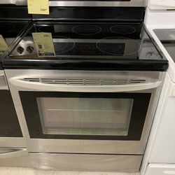 Pre-Owned LG Electric Range 