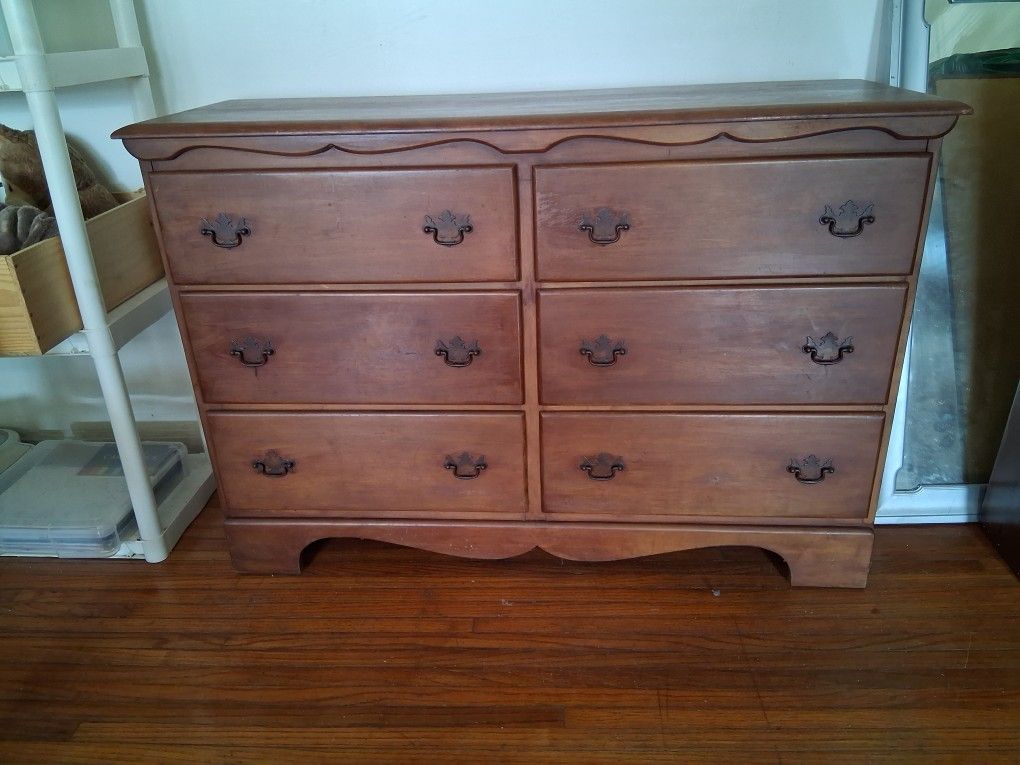 Wood 6 Drawer Dresser