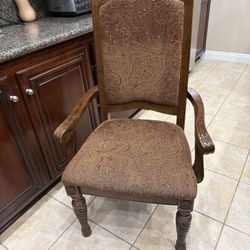 8 Wood Dinning Table Chairs 