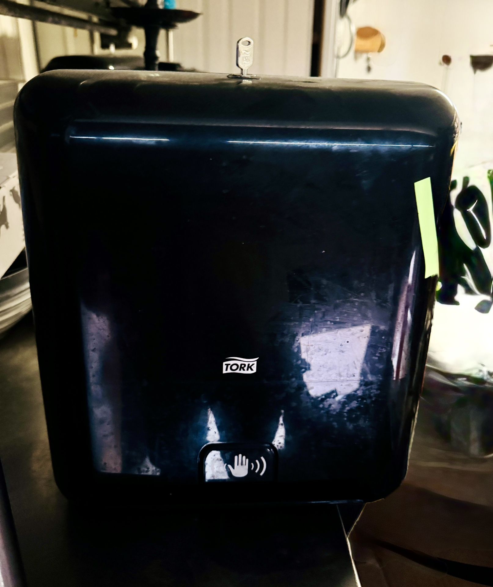 2 Tork H1 Touchless Paper Towel Dispensers (Battery Sensor + Keys)