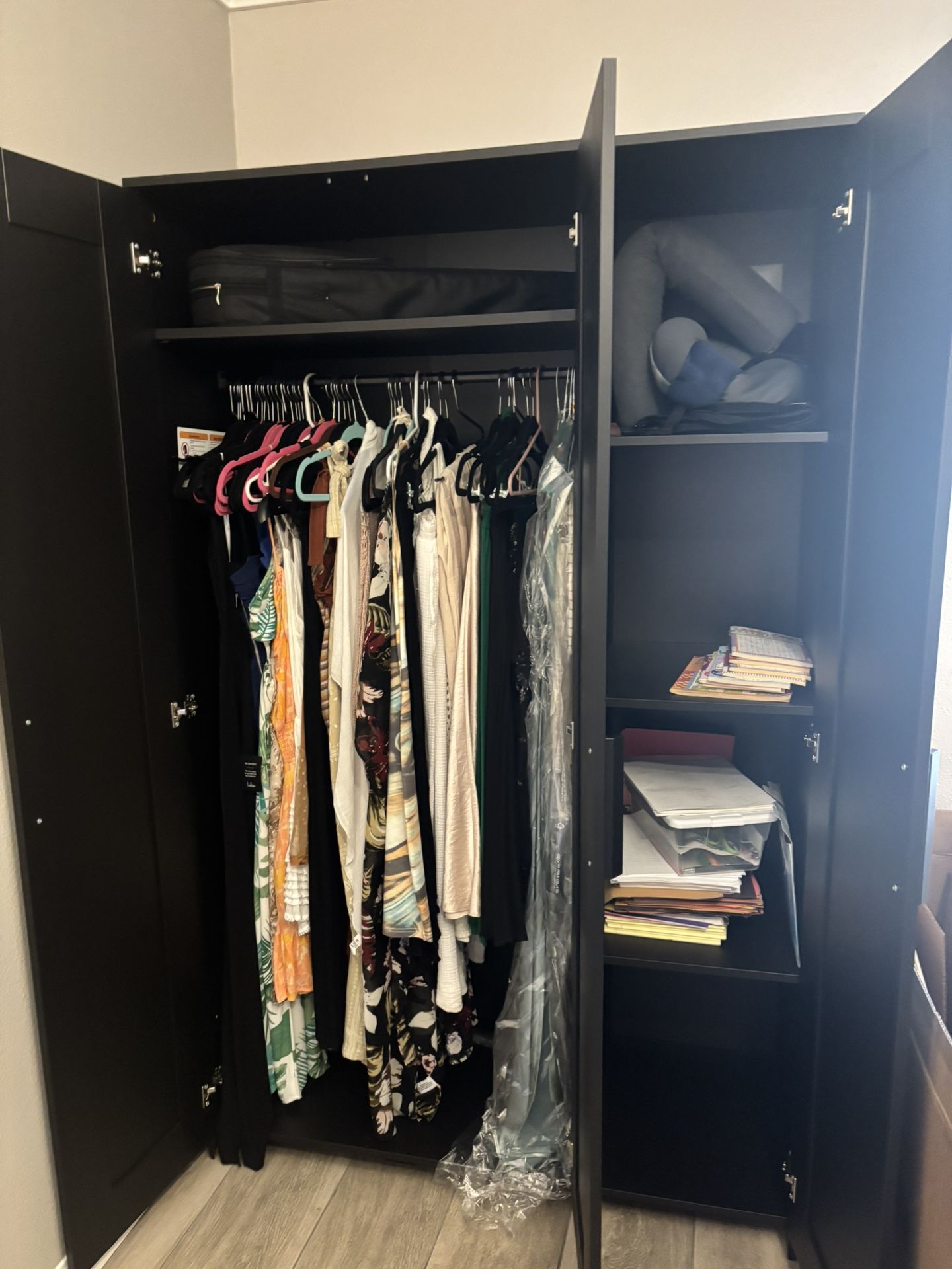 Beautiful Black Wardrobe Closet/shelving