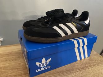 Adidas sambas Size 7 Women