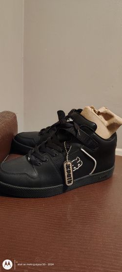 Mens skateboard shoes
