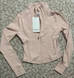 Lululemon 🌸🌸 Cropped Jacket $50 **READ DESCRIPTION**