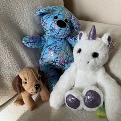 Group Of stuffed Animal plushies / Teddy