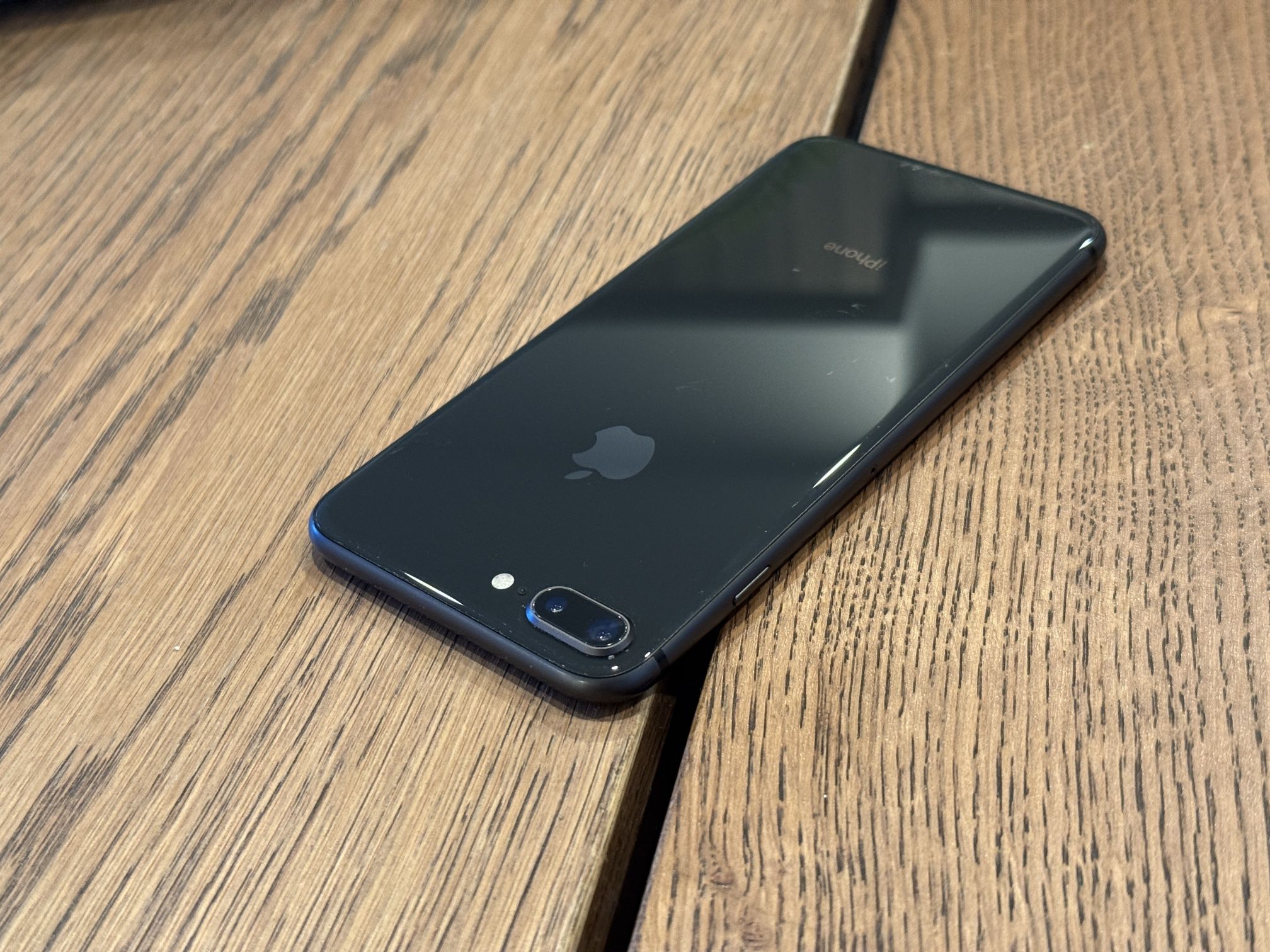 iPhone 8 Plus 64gb Like New Unlocked 84% Battery 🔋 