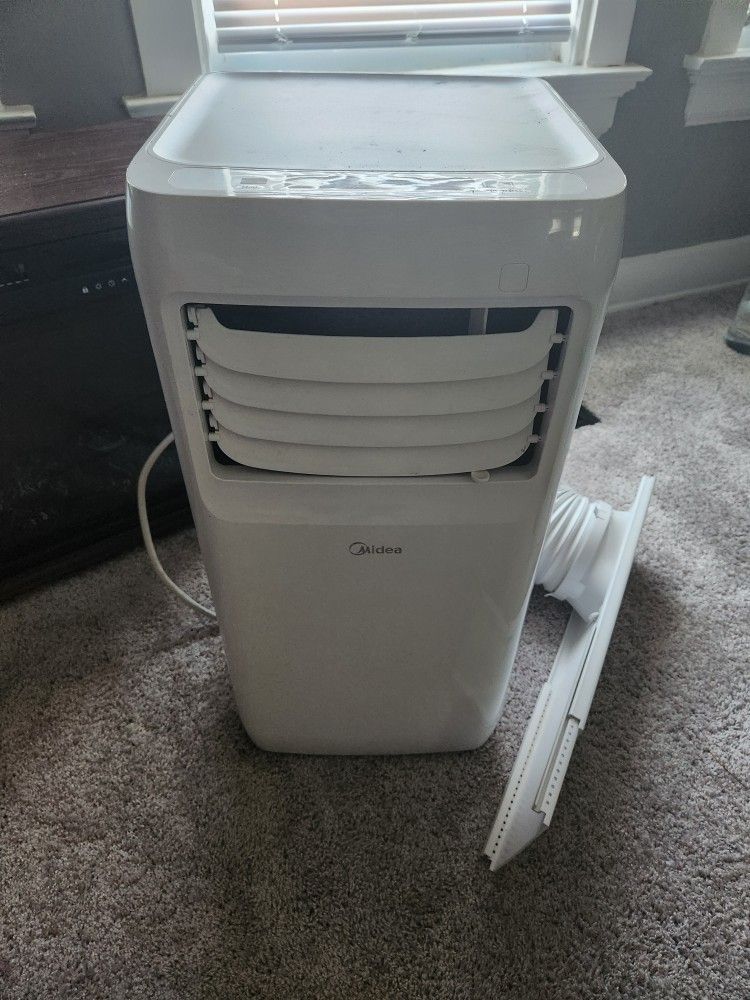 Midea 3-in-1 Portable Air Conditioner, Dehumidifier, Fan, for Rooms up to 150 sq ft, 8,000 BTU