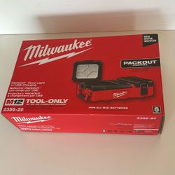 Milwaukee M12 PACKOUT Flood Light