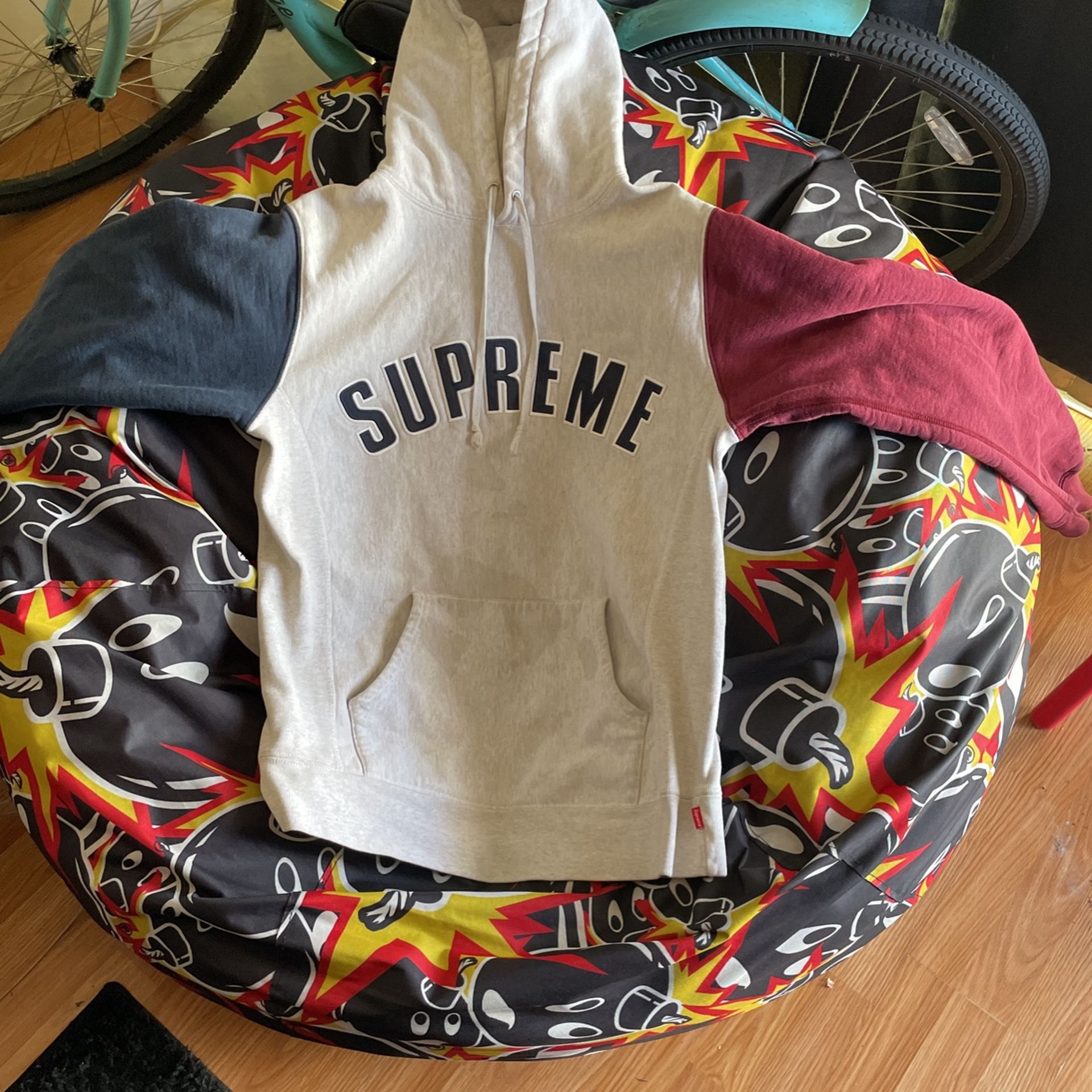 Supreme Sweater Or Bean Bag