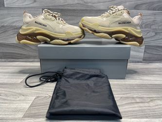 Balenciaga Women's Triple S Clear Sole Sneaker Beige Women's Size 8 (A1D018727)