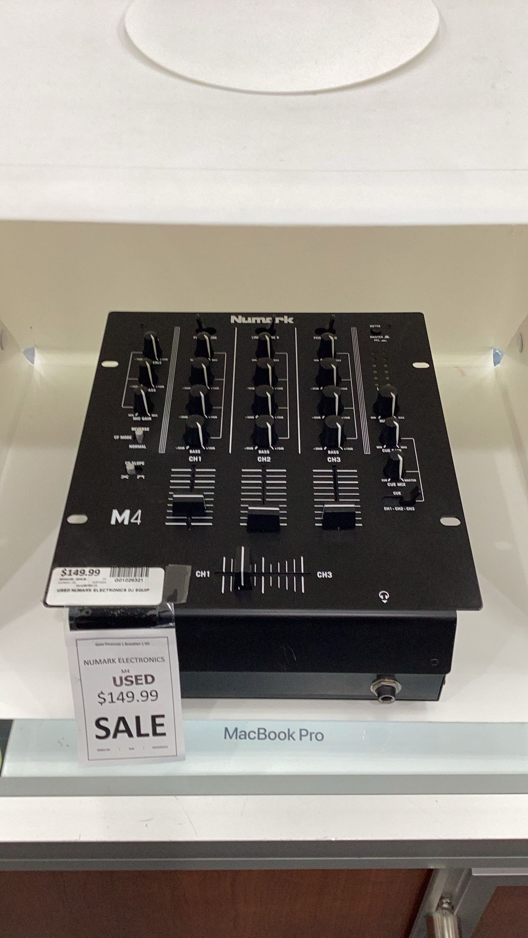 NUMARK ELECTRONICS  M4