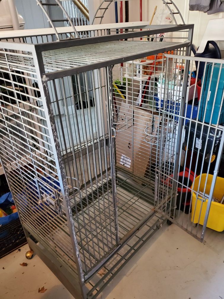 Extra large heavy duty bird cage for Sale in Orlando, FL OfferUp