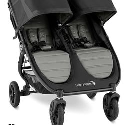 Baby Jogger City Mini GT2. (retails for $699)