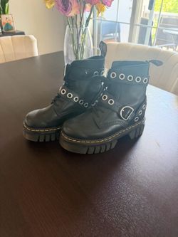 DrMartin black boots