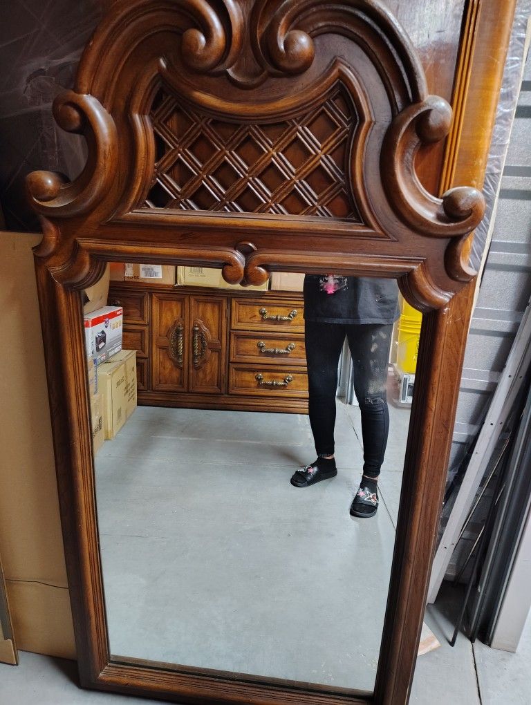 Dresser/Mirror