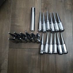 Lug nuts Chrome