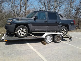 2004 Chevy Avalanche 4x4: “ Truck Parts Only”