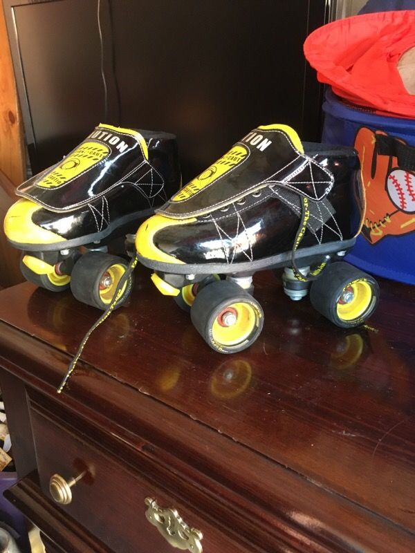 Black and Yellow Vanilla Skates Size 5