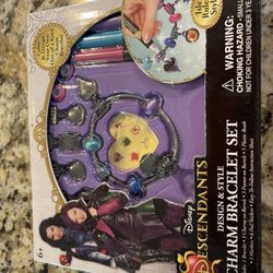 Descendants Charm Bracelet Set 