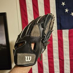 Left Hand Throw Wilson A350 Baseball Glove 