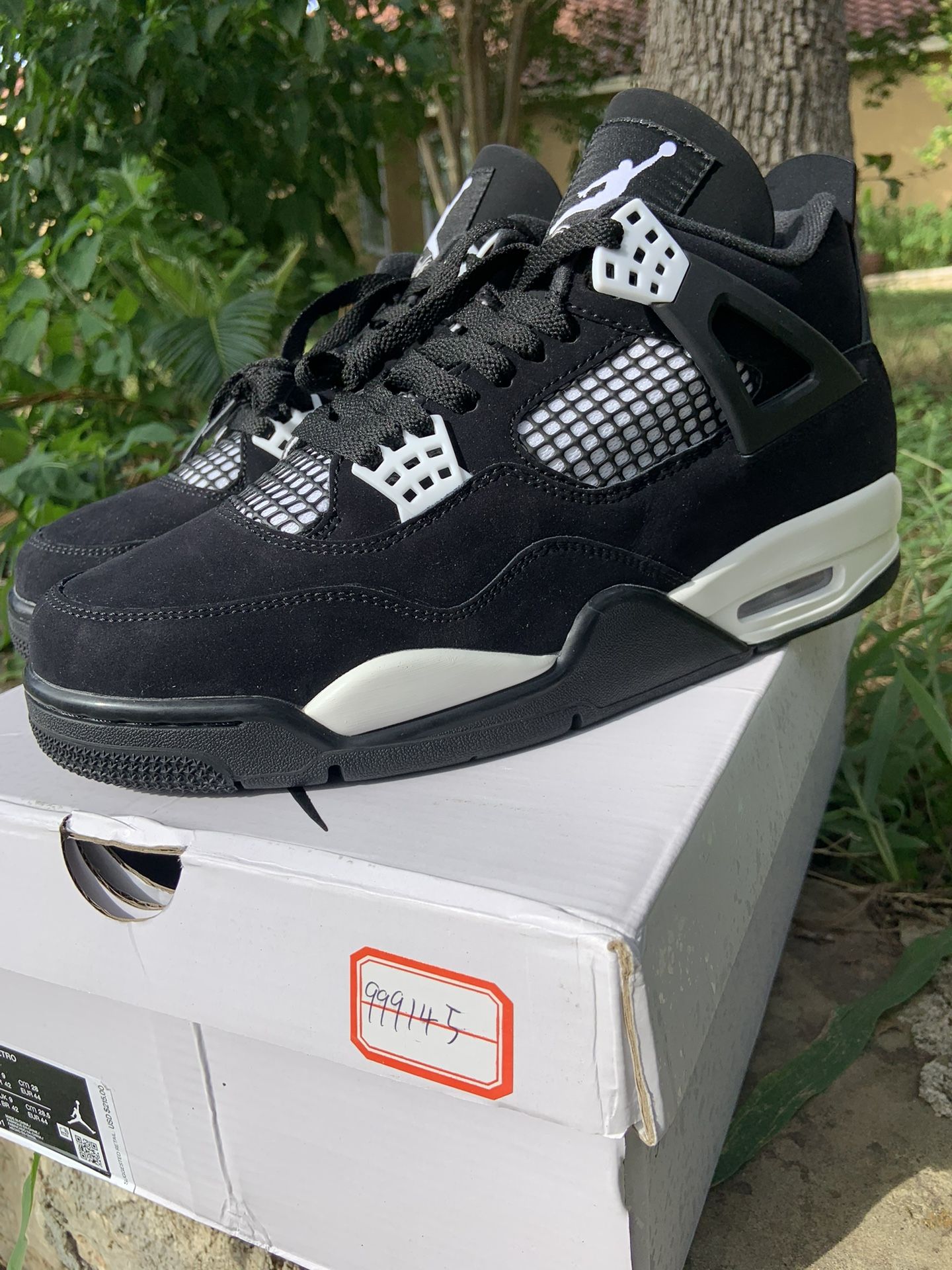 Jordan 4 White Thunder 