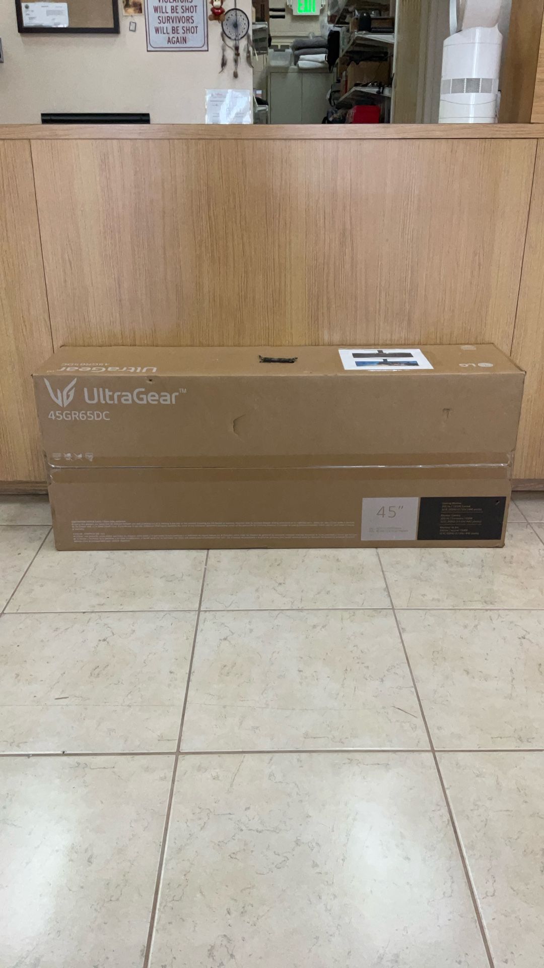 45” LG 45GR65DC ULTRA GEAR GAMING MONITOR.